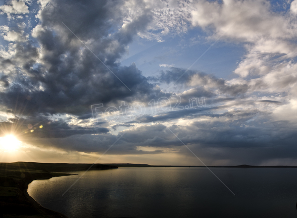 Закат на озере Аслыкуль